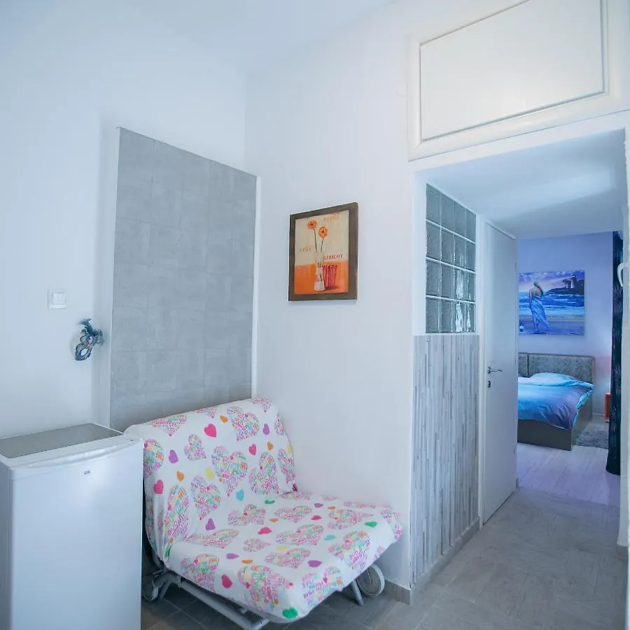 Orange And Blue Studio Downtown 5 Min From White Tower Apartment Thessaloniki Greece