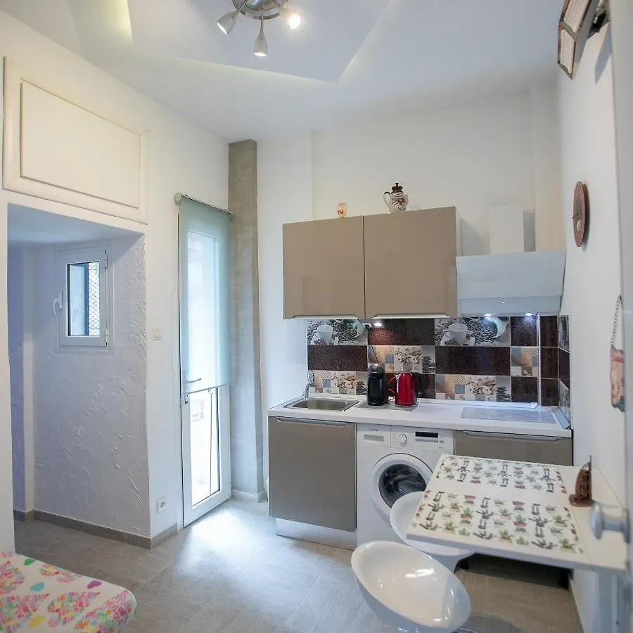 Orange And Blue Studio Downtown 5 Min From White Tower Apartment Thessaloniki Greece